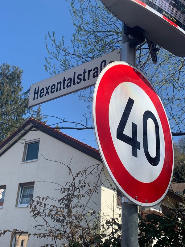 Tempo 40 Hexentalstraße